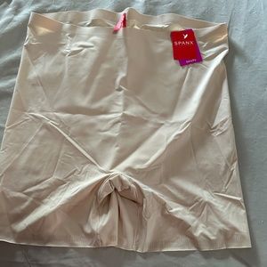 Spanx girl short